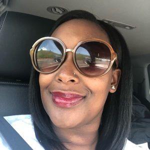 Meet your Posher, Daisha